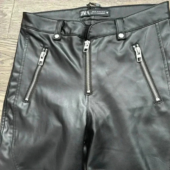 ✨🆕Zara🆕✨ | Black faux  leather zippered moto lined pants with padded knees - Picture 8 of 16